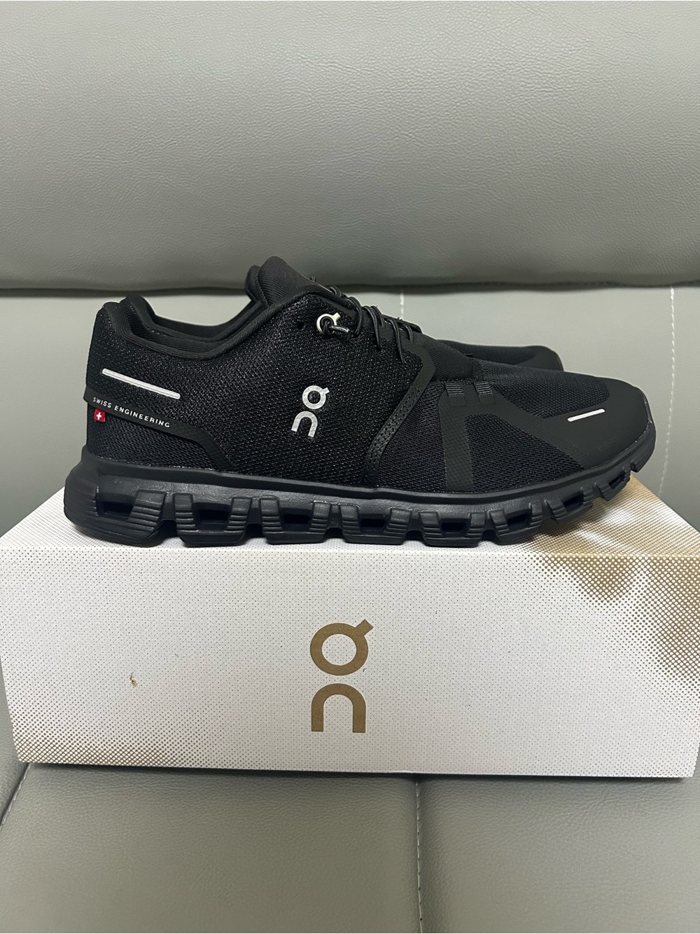 NWT On Cloud 6 Running Shoes All Black Triple Black Multi Sizes